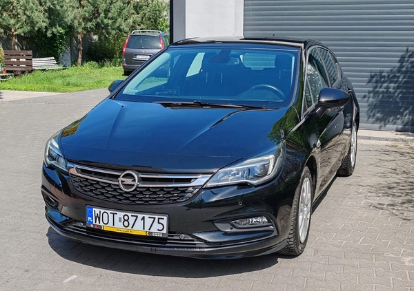 Opel Astra cena 55800 przebieg: 94000, rok produkcji 2019 z Karczew małe 232